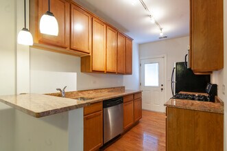 3437 N Lakewood Ave-Unit -3437-3 in Chicago, IL - Building Photo - Building Photo