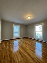 25 Maywood St, Unit 2 in Boston, MA - Foto de edificio - Building Photo