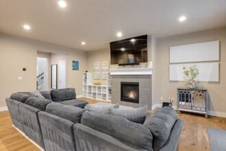 868 Chelan Ave NE in Renton, WA - Building Photo - Building Photo