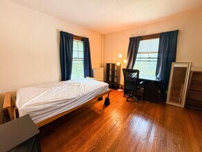 207 Kelvin Pl in Ithaca, NY - Building Photo - Building Photo