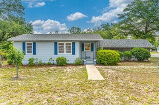 44 Oxford St in Defuniak Springs, FL - Building Photo