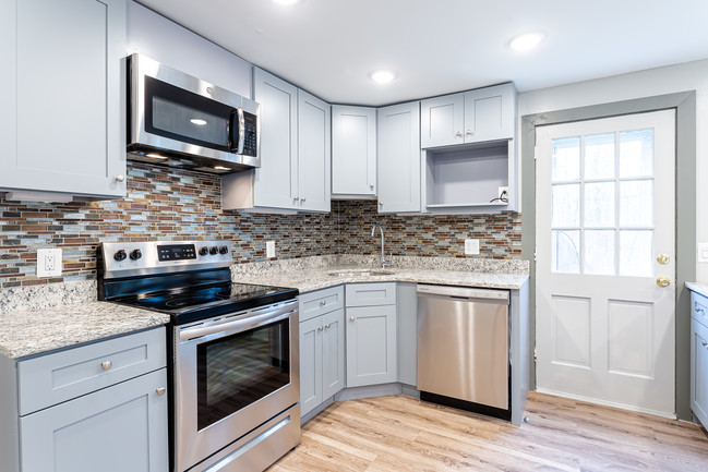Willington Oaks Apartments in Willington, CT - Building Photo - Interior Photo