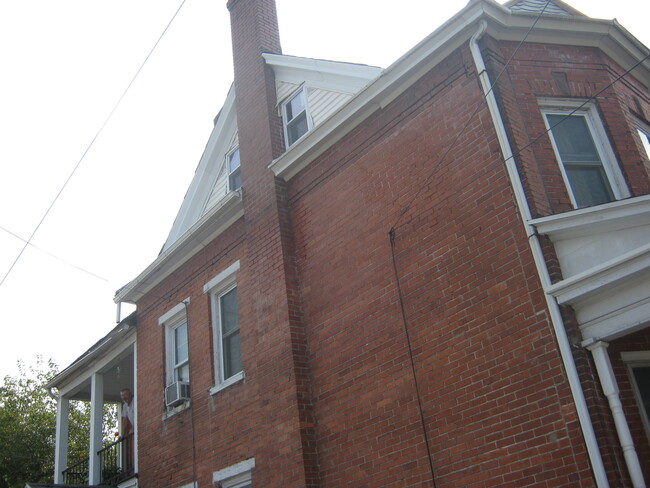 122 Market St in Bangor, PA - Building Photo - Building Photo