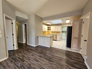 2825 Astor Dr in Norman, OK - Building Photo - Building Photo