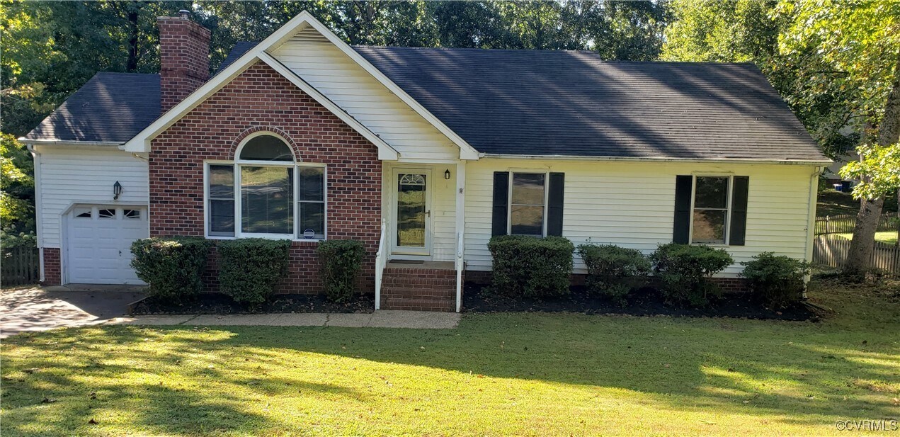 7631 Kentucky Derby Dr in Midlothian, VA - Building Photo
