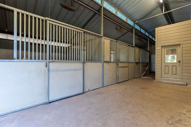 704 Ridgmar Rd in Leander, TX - Building Photo - Building Photo