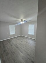 4834 Clover St in Houston, TX - Building Photo - Building Photo