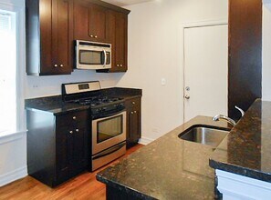 3810 N Sheffield Ave, Unit 2S in Chicago, IL - Building Photo - Building Photo