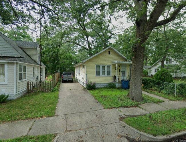 property at 3229 Jefferson St