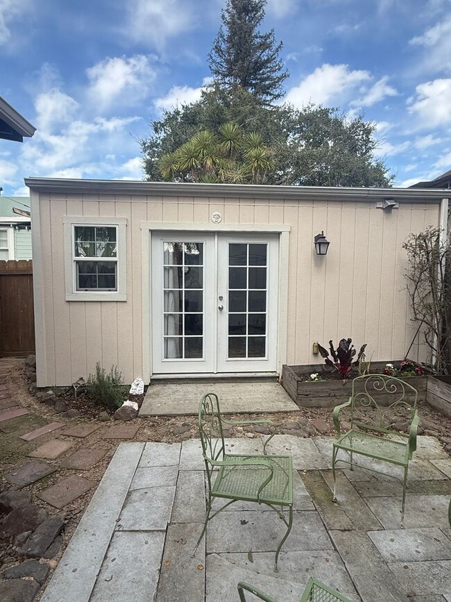 property at 4106 Walnut St