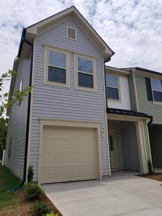 54 E Grove Point Dr in Clayton, NC - Building Photo
