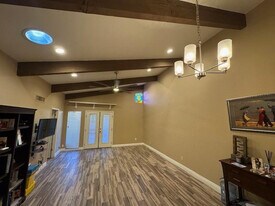 1217 N Miller Rd in Scottsdale, AZ - Building Photo