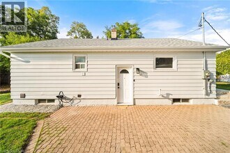 133 Inglewood Dr in Oakville, ON - Building Photo - Building Photo