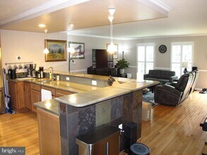 9031 Blarney Stone Dr in Springfield, VA - Building Photo - Building Photo