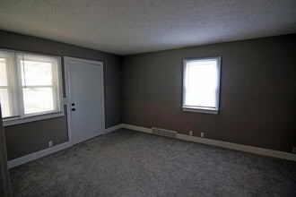 4528 S 61st St in Omaha, NE - Building Photo - Building Photo