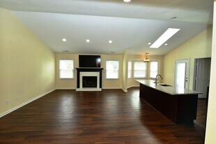 2426 Broadnax Cir in Chesapeake, VA - Building Photo