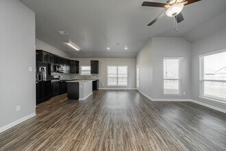 611 Hollyhock Dr in Temple, TX - Building Photo - Building Photo