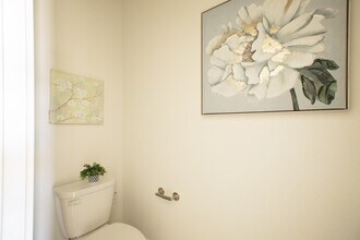 916 N Olive Ave in Turlock, CA - Building Photo - Building Photo