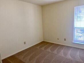 9223 Imogene St in Houston, TX - Foto de edificio - Building Photo