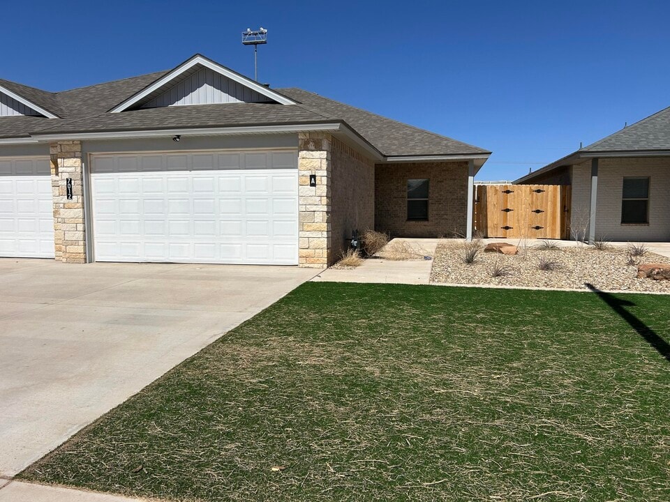7012 40th St in Lubbock, TX - Building Photo