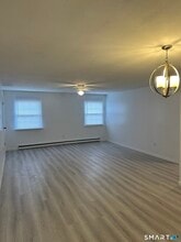 18 Canterbury Arms in New Milford, CT - Building Photo - Building Photo