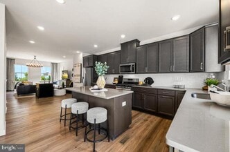 35 E Front St in Bridgeport, PA - Building Photo - Building Photo