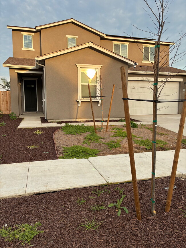 42 Blueberry Ln in Merced, CA - Building Photo - Building Photo