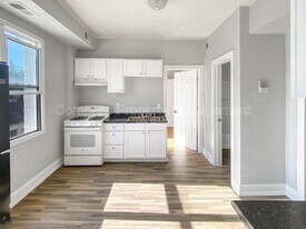 812 Butterworth St SW in Grand Rapids, MI - Building Photo