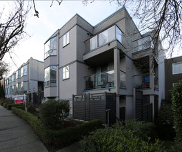 Meridian Court in Vancouver, BC - Building Photo - Building Photo