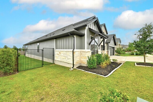 8229 Thelma Jean Dr in Austin, TX - Building Photo - Building Photo