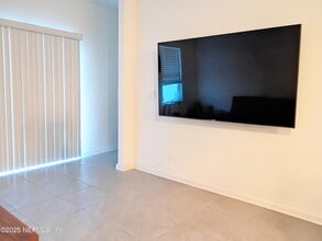 8995 Gifford Dr in Jacksonville, FL - Building Photo - Building Photo