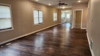 1215 Vattier Street in Manhattan, KS - Building Photo