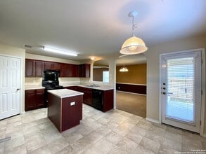 215 Coopers Hawk in San Antonio, TX - Building Photo - Building Photo