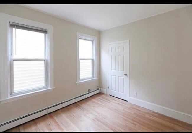 320 Maverick St, Unit 2, Unit 2