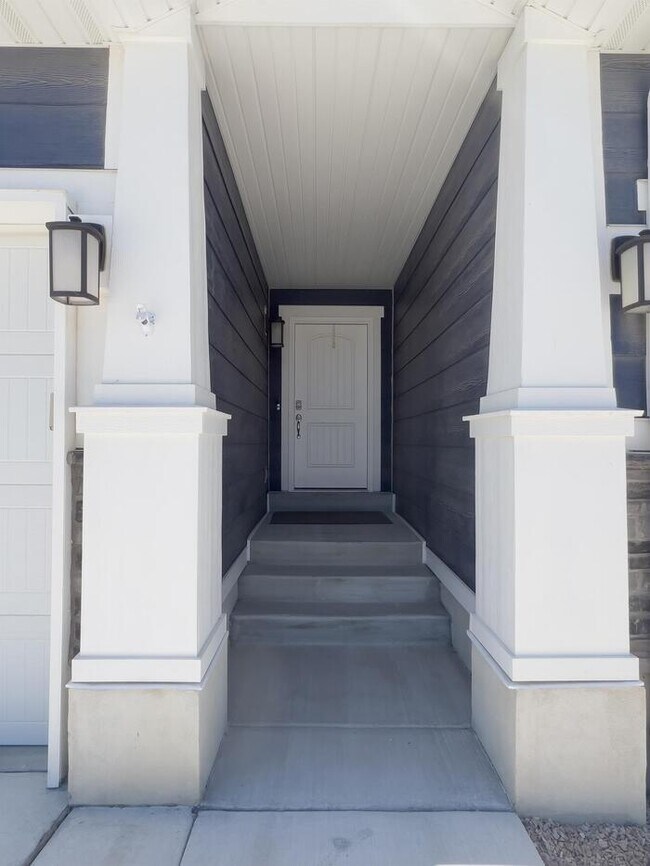 14928 Pelé Ln in Herriman, UT - Building Photo - Building Photo