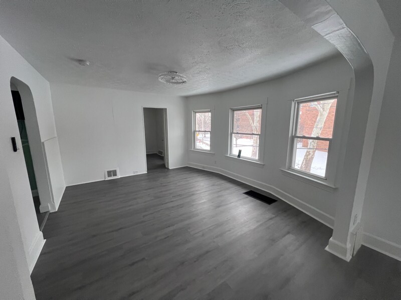 4302 W 30th St in Cleveland, OH - Foto de edificio