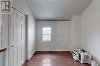 557 Parliament St in Toronto, ON - Building Photo - Building Photo