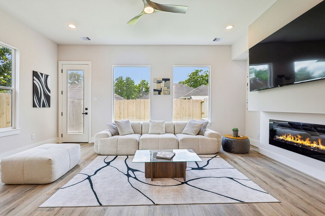 3722 Nathaniel Brown St in Houston, TX - Building Photo