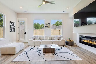 3720 Nathaniel Brown St in Houston, TX - Building Photo - Building Photo