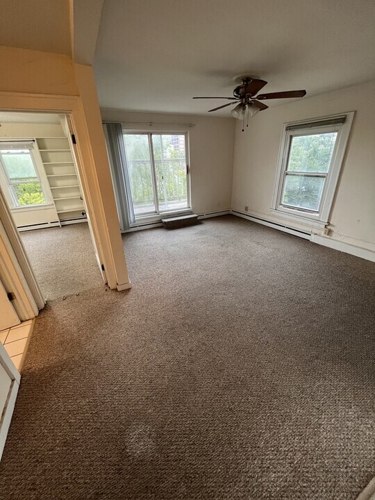 125 E Gorham St in Madison, WI - Building Photo
