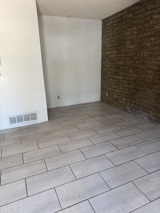 450 Via Lechuza in Rio Rico, AZ - Building Photo - Building Photo