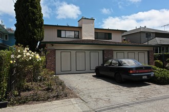 21 El Cerrito Ave in San Mateo, CA - Foto de edificio - Building Photo