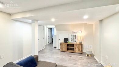 600 Bradley Dr in Whitby, ON - Building Photo - Building Photo