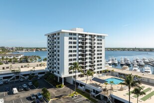 Admiralty Condominiums in North Palm Beach, FL - Building Photo