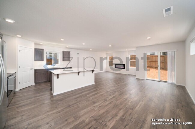 17502 NW 10th Ct in Ridgefield, WA - Foto de edificio - Building Photo