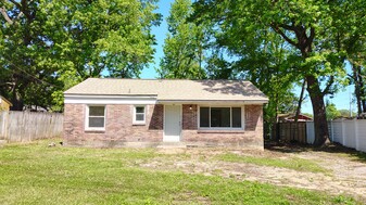 5416 Torgerson Ave in North Charleston, SC - Building Photo