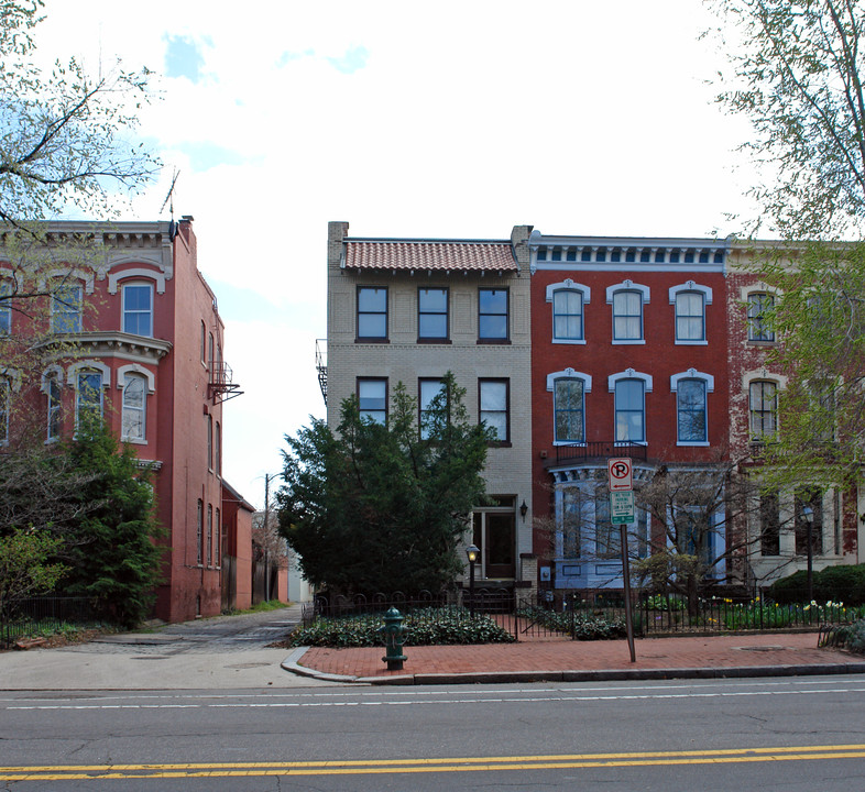 629 E Capitol St SE in Washington, DC - Building Photo