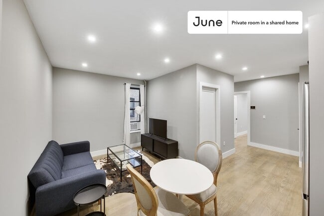 Room in Shared 2 bed/1 bath home, Unit A in New York, NY - Building Photo - Building Photo