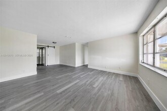 2520 NW 2nd Dr in Pompano Beach, FL - Building Photo - Building Photo