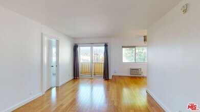 525 N Sycamore Ave in Los Angeles, CA - Building Photo - Building Photo